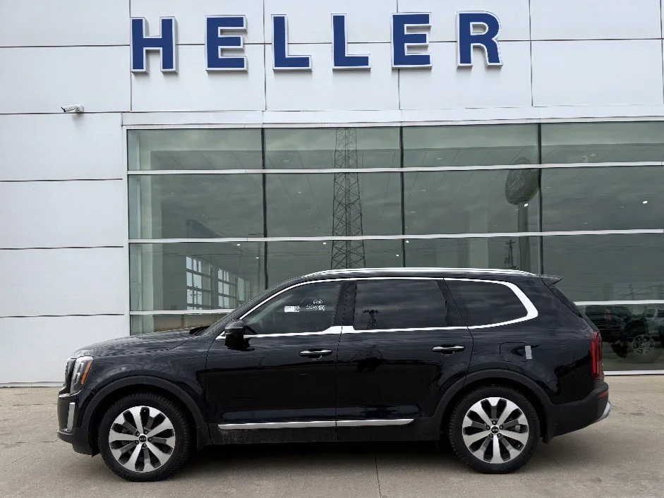 Used 2020 Ebony Black Kia SX image 3