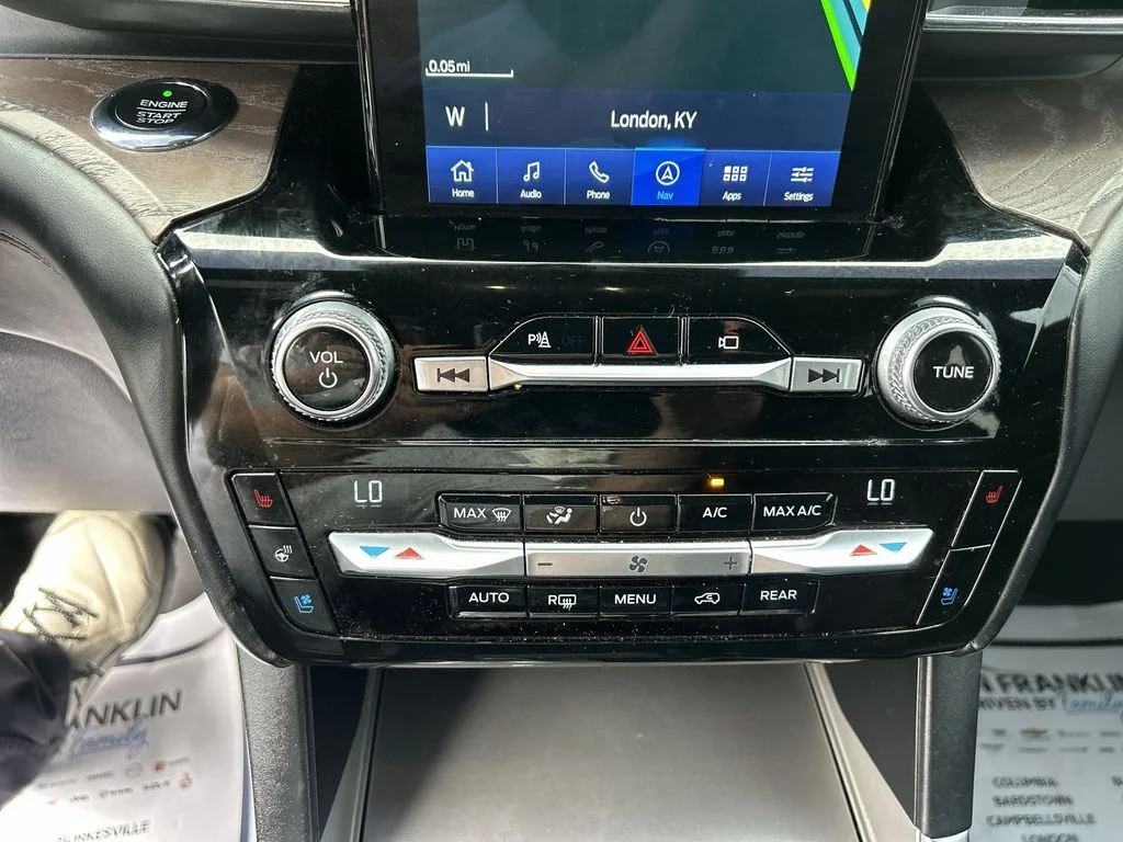 Used 2021 Silver Ford Platinum image 25