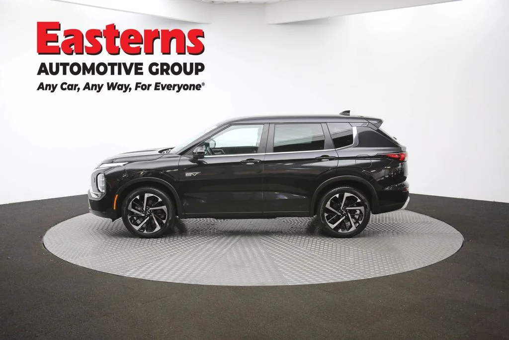 Used 2023 Black Mitsubishi SE image 61