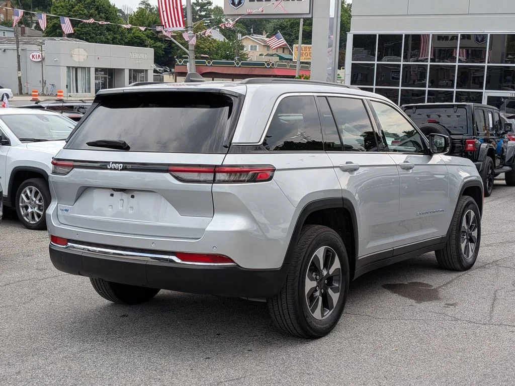 Used 2024 Silver Jeep 4xe image 6