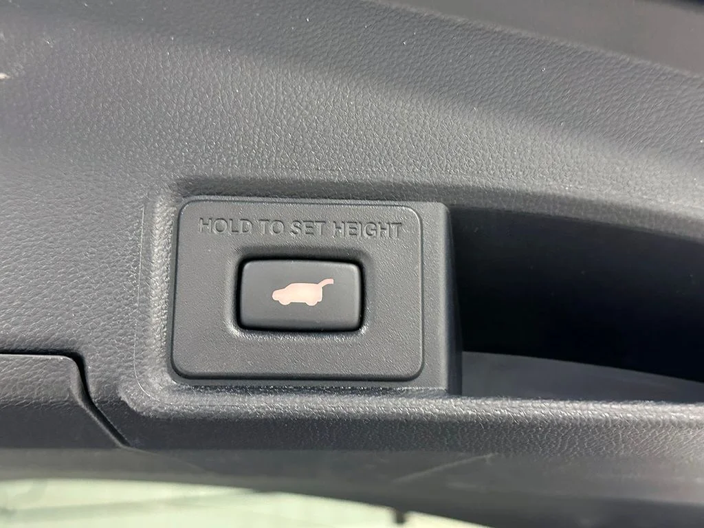 Used 2020  Acura Advance Package image 13
