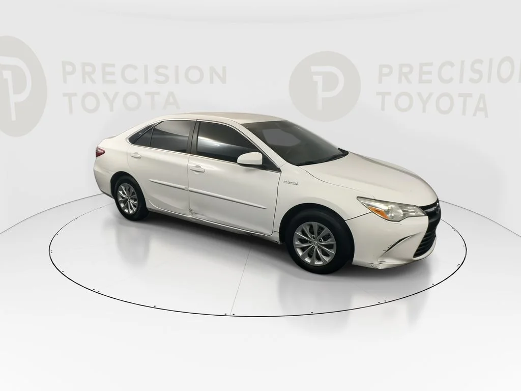 Used 2017 Super White Toyota LE image 2