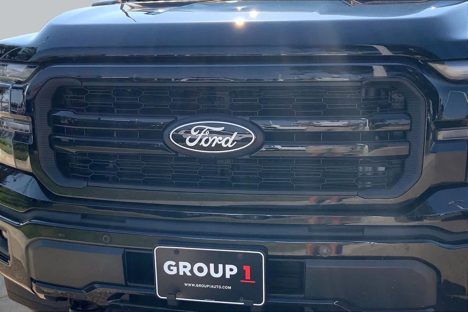 Used 2025 Agate Black Metallic Ford LARIAT image 30