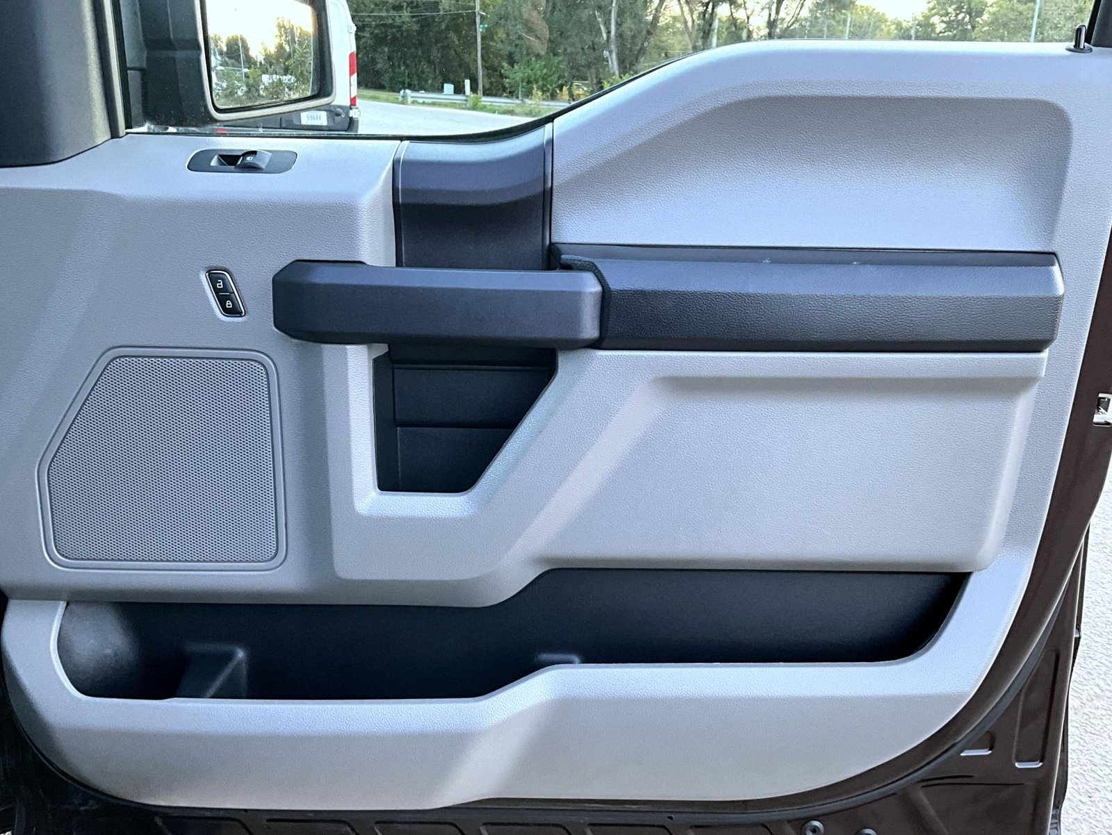 Used 2019 Red Ford XL image 19