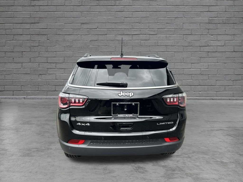 New 2026 Diamond Black Crystal Pearlcoat Jeep Limited image 6