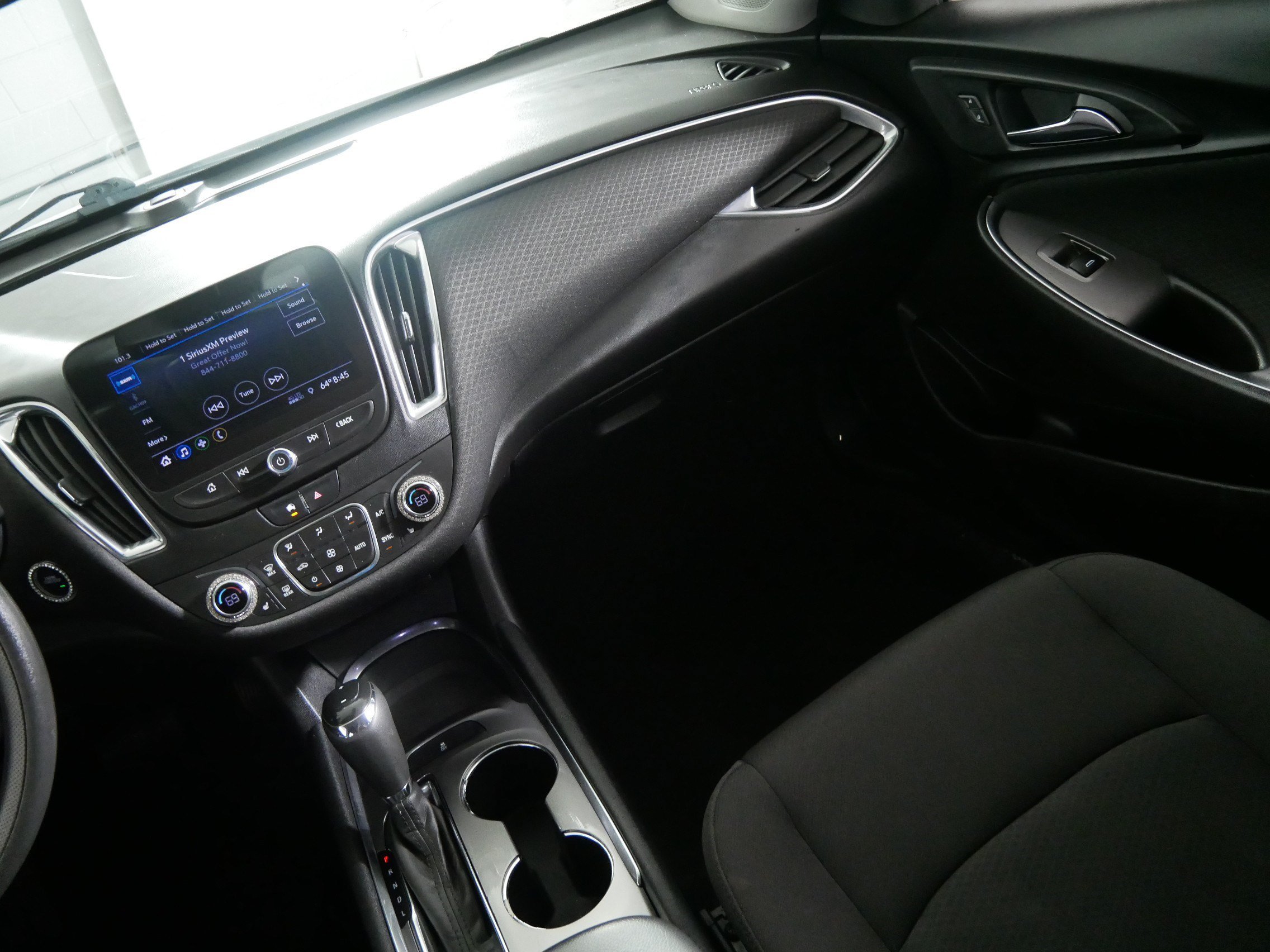 Used 2020 SUMMIT WHITE Chevrolet LT image 11