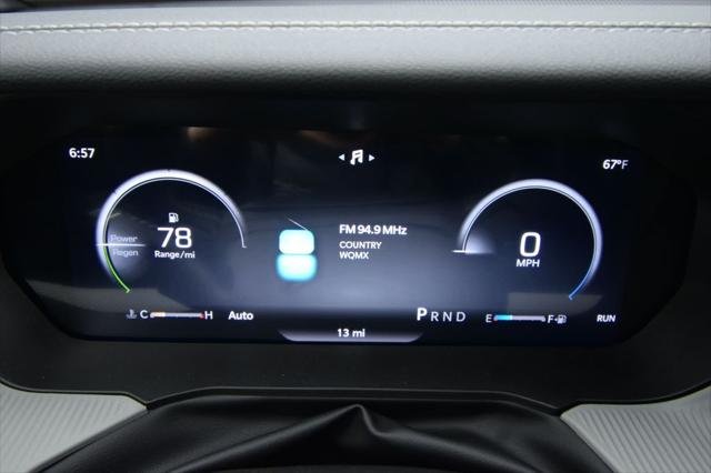 New 2026 Red Hot Pearl-Coat Exterior Paint Jeep Laredo image 19
