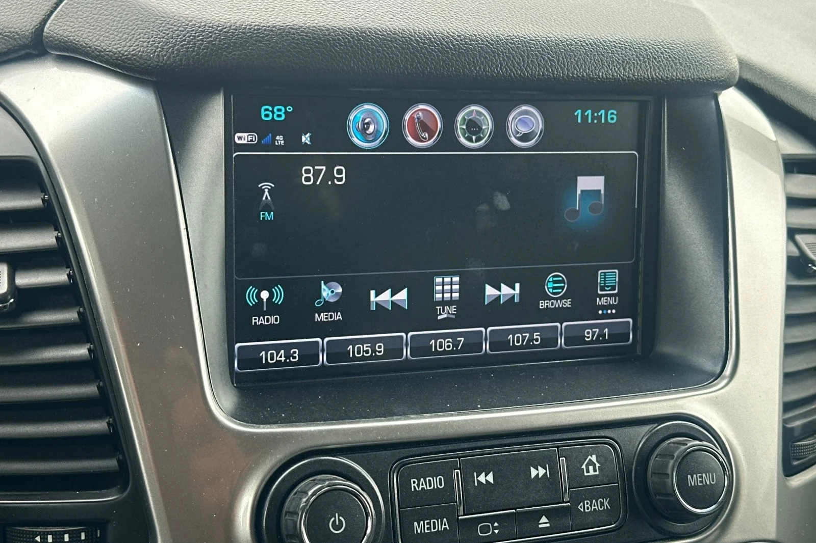 Used 2020 GRAY METALLIC Chevrolet Premier image 18