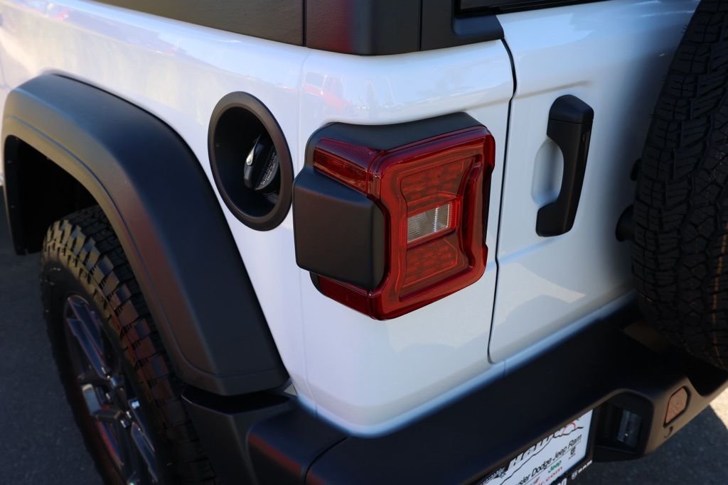 New 2026 Bright White Clear-Coat Exterior Paint Jeep Sport S image 6