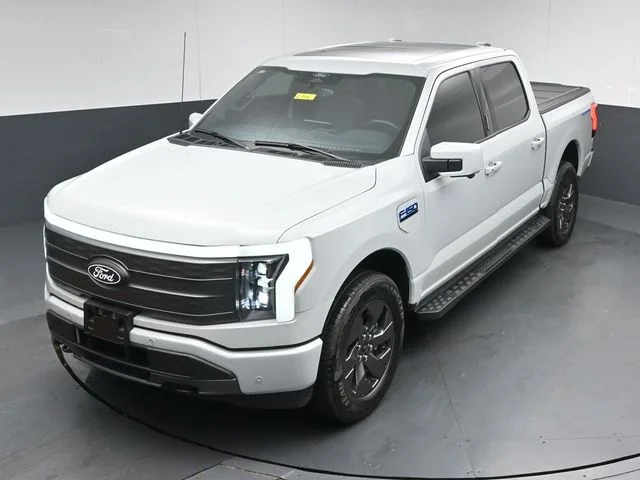 Used 2024 White Ford Lariat image 42