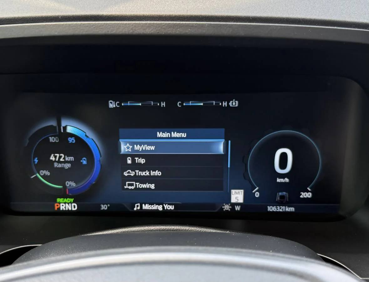 Used 2022 Black Ford Lariat image 27