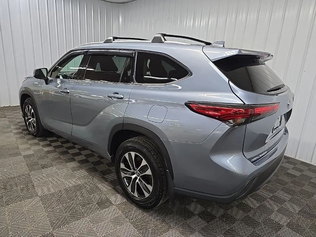 Used 2022 Blue Toyota XLE image 9