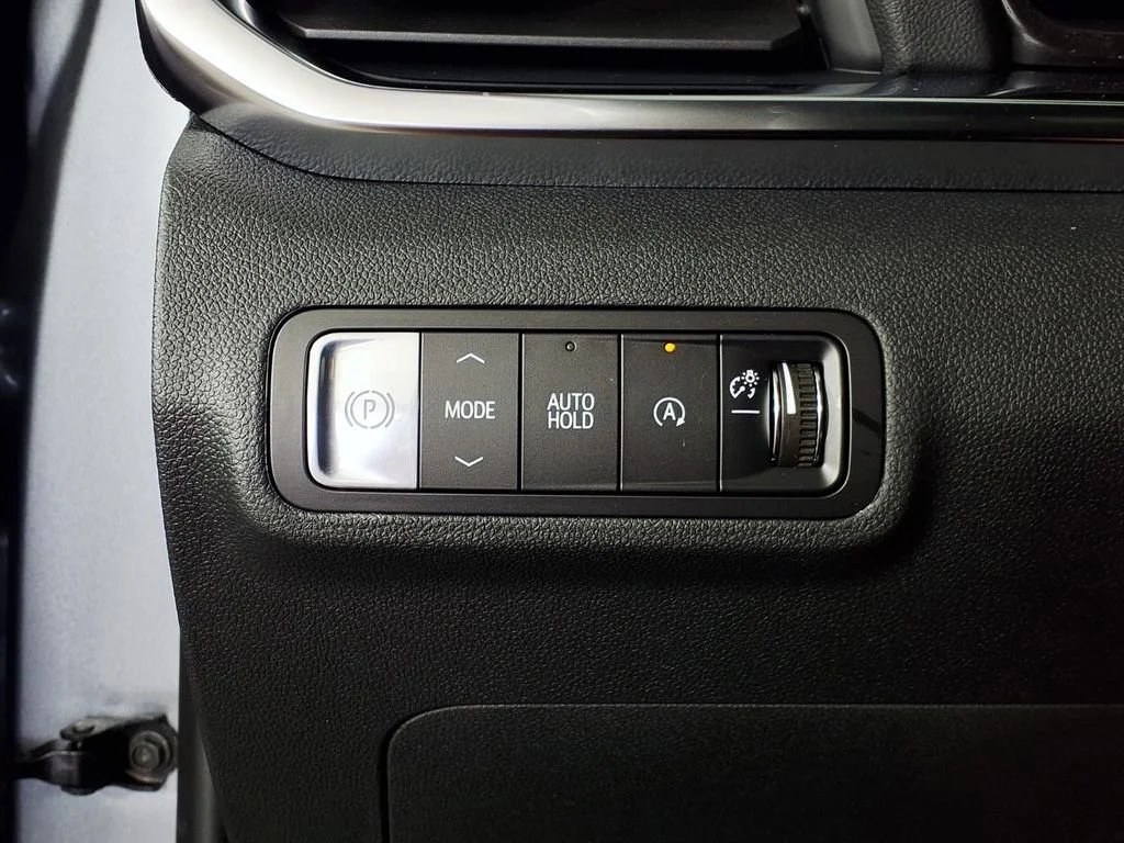 New 2026 Sterling Metallic GMC Elevation image 19
