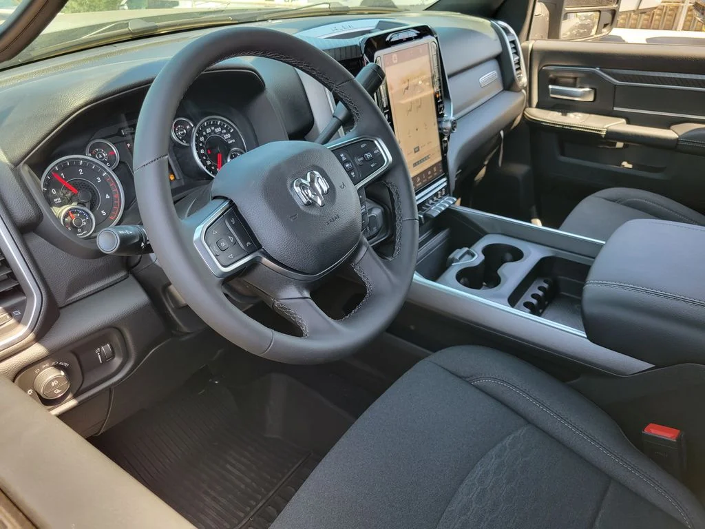 2026 Ram Ram 2500 Pickup photo 2