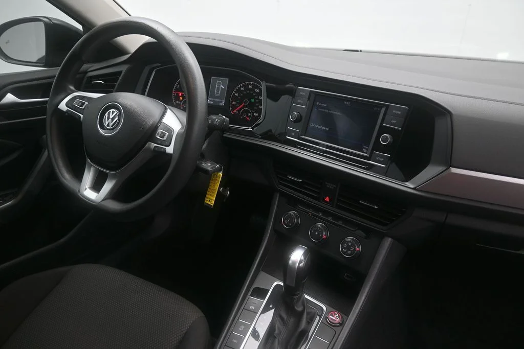 Used 2019 Black Volkswagen 1.4T S image 18
