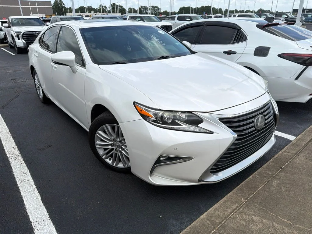 Used 2017 White Lexus 350 image 2