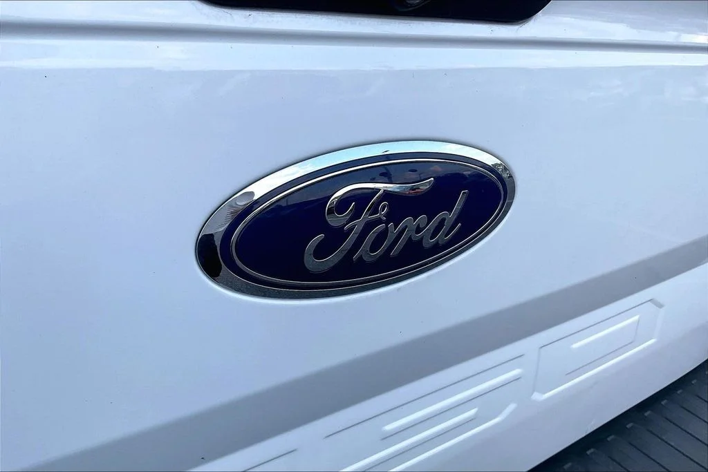 Used 2019 White Ford XL image 30