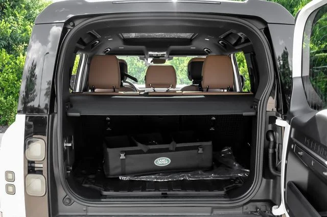 New 2026 Fuji White Land Rover S image 57