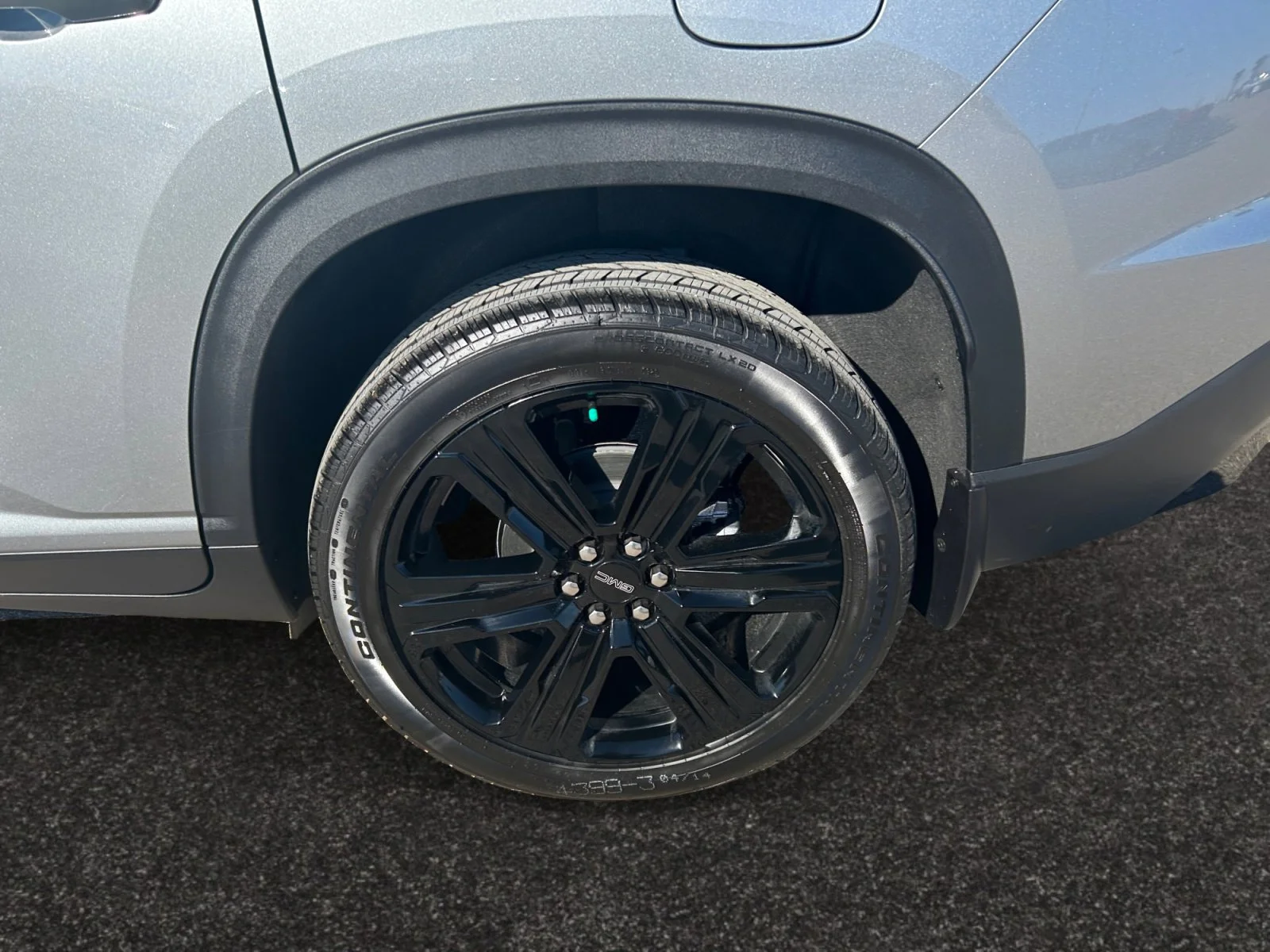 New 2026 Sterling Metallic GMC Elevation AWD image 9