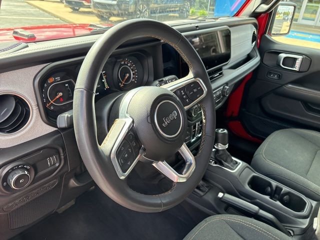 Used 2025 Red Jeep Sahara image 18