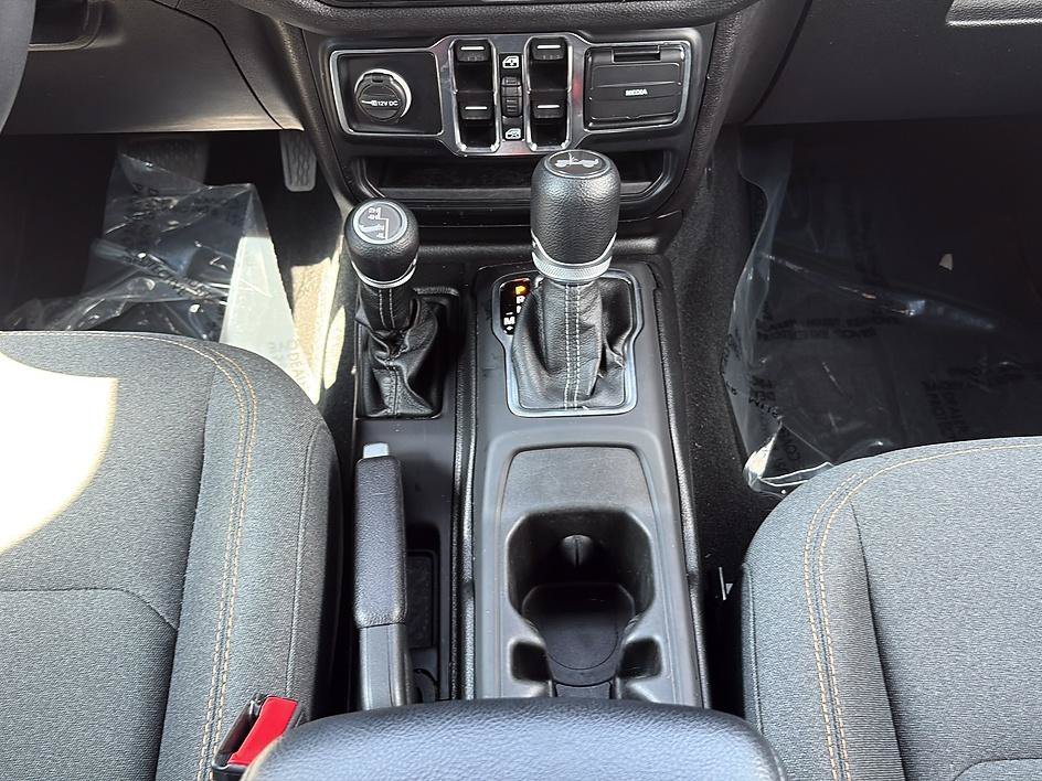 Used 2024 Earl Clearcoat Jeep Sport S image 41