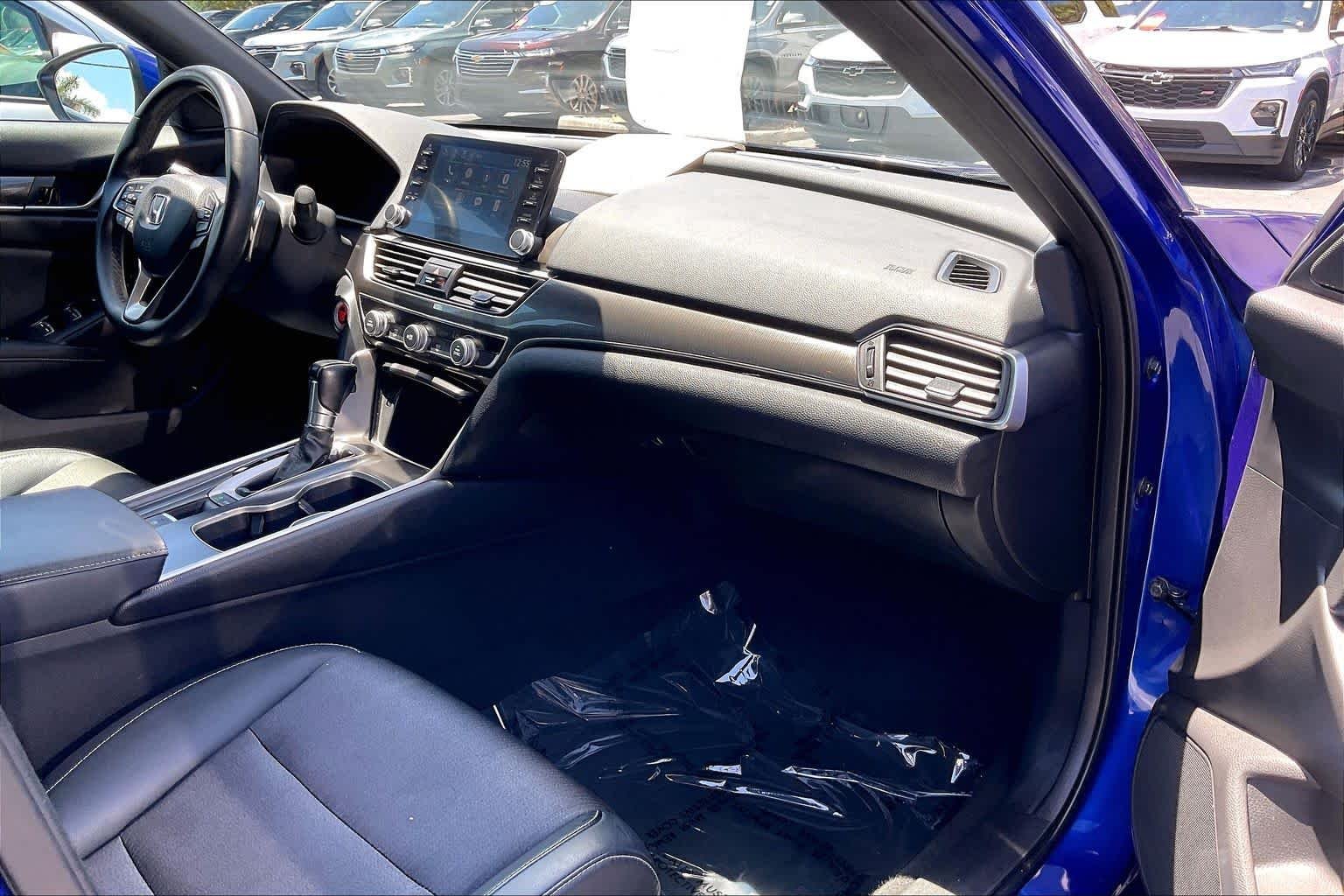Used 2018 Still Night Pearl Honda Sport 1.5T image 16
