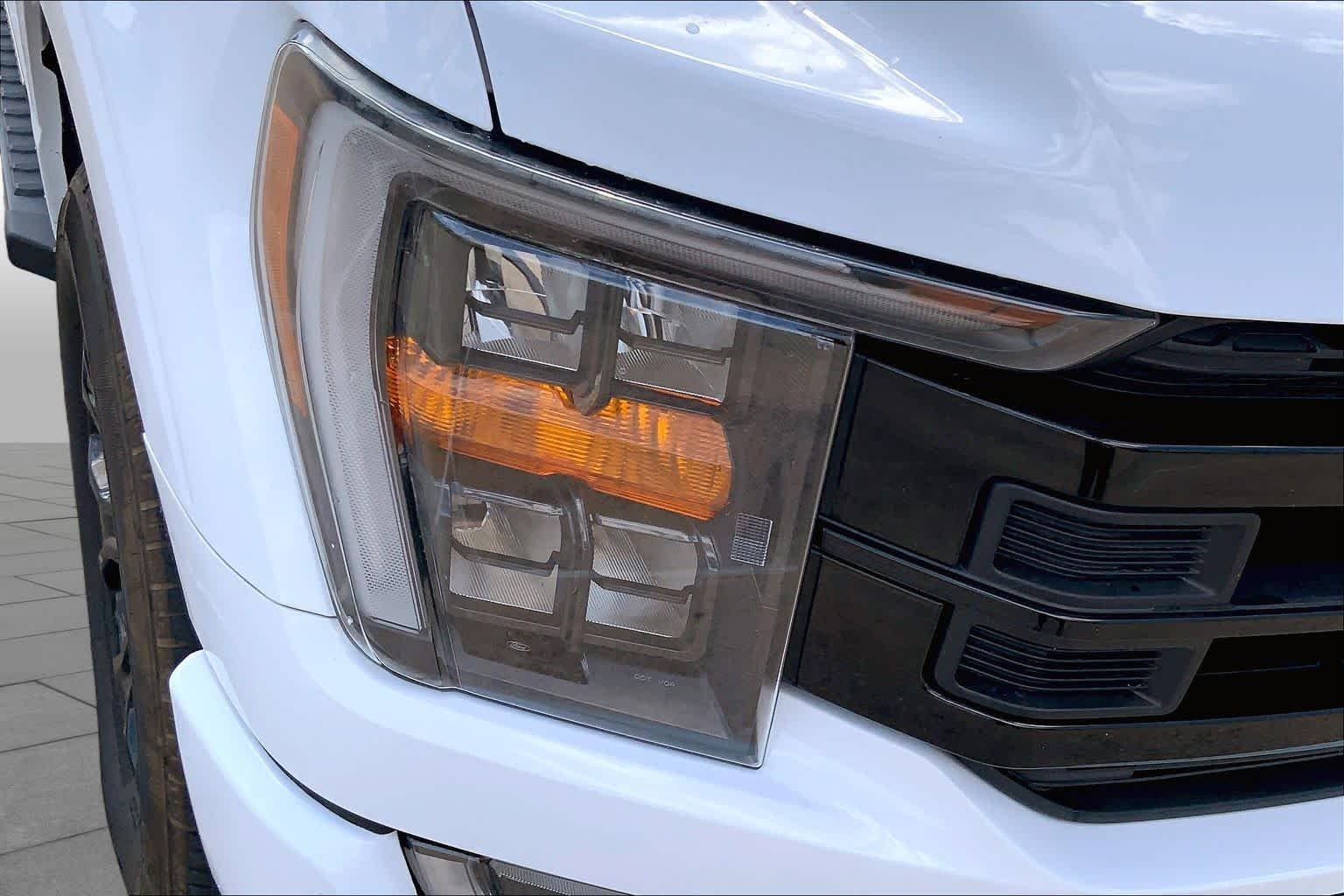 Certified Used 2023 Oxford White Ford XLT image 27