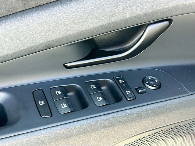 Used 2025 Gray Hyundai Base image 18
