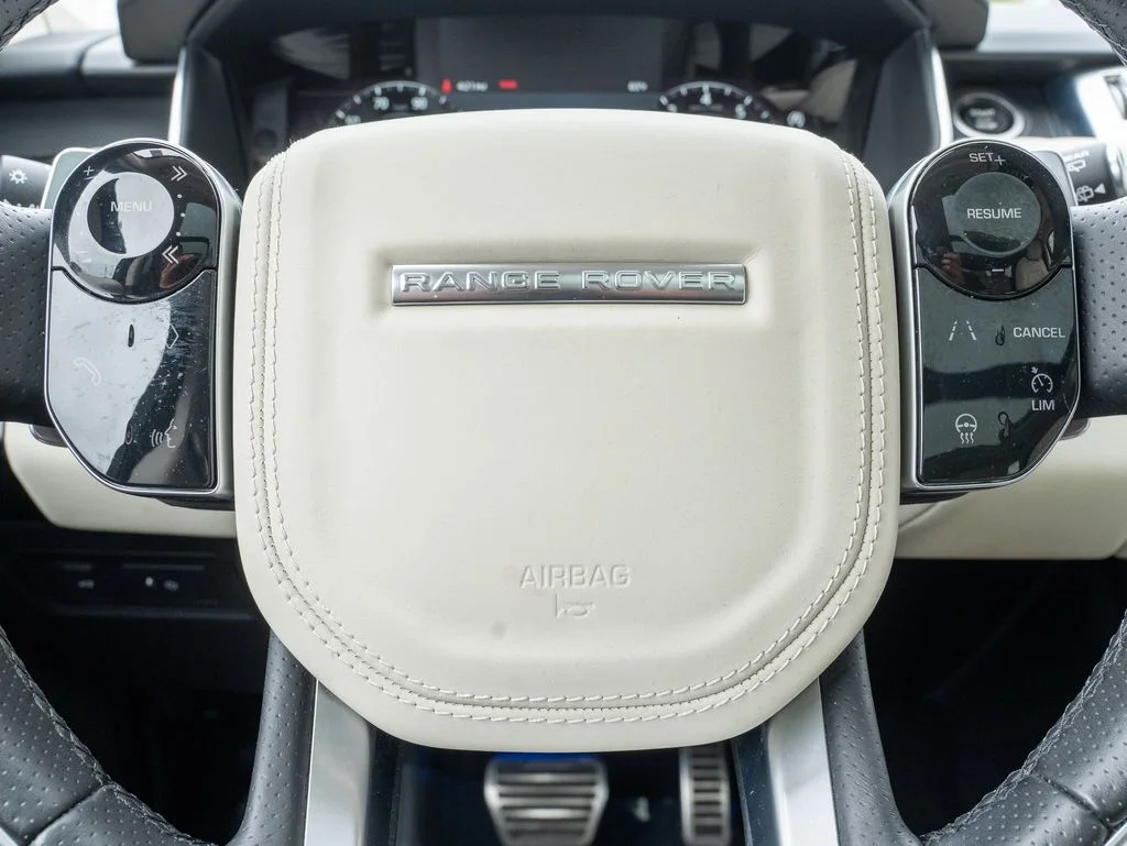 Used 2022 White Land Rover HSE Silver Edition image 15