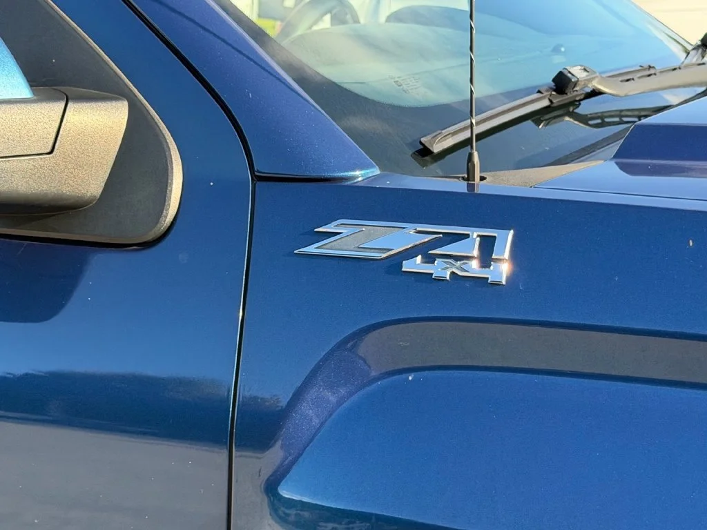 Used 2015 Blue GMC SLE image 10