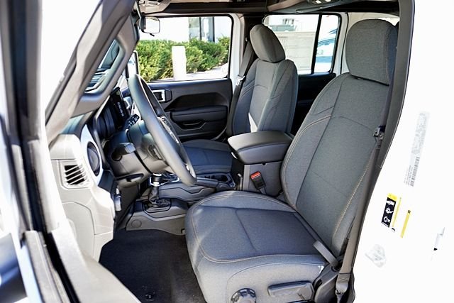 New 2026 Bright White Clear-Coat Exterior Paint Jeep Sport image 21