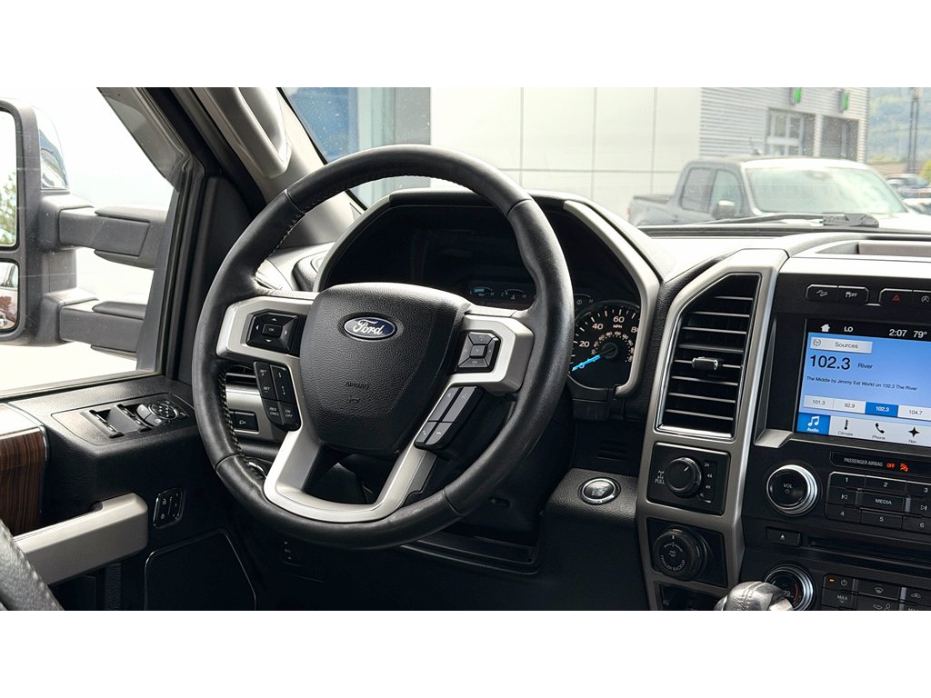 Used 2017 Bronze Fire Ford Lariat image 16