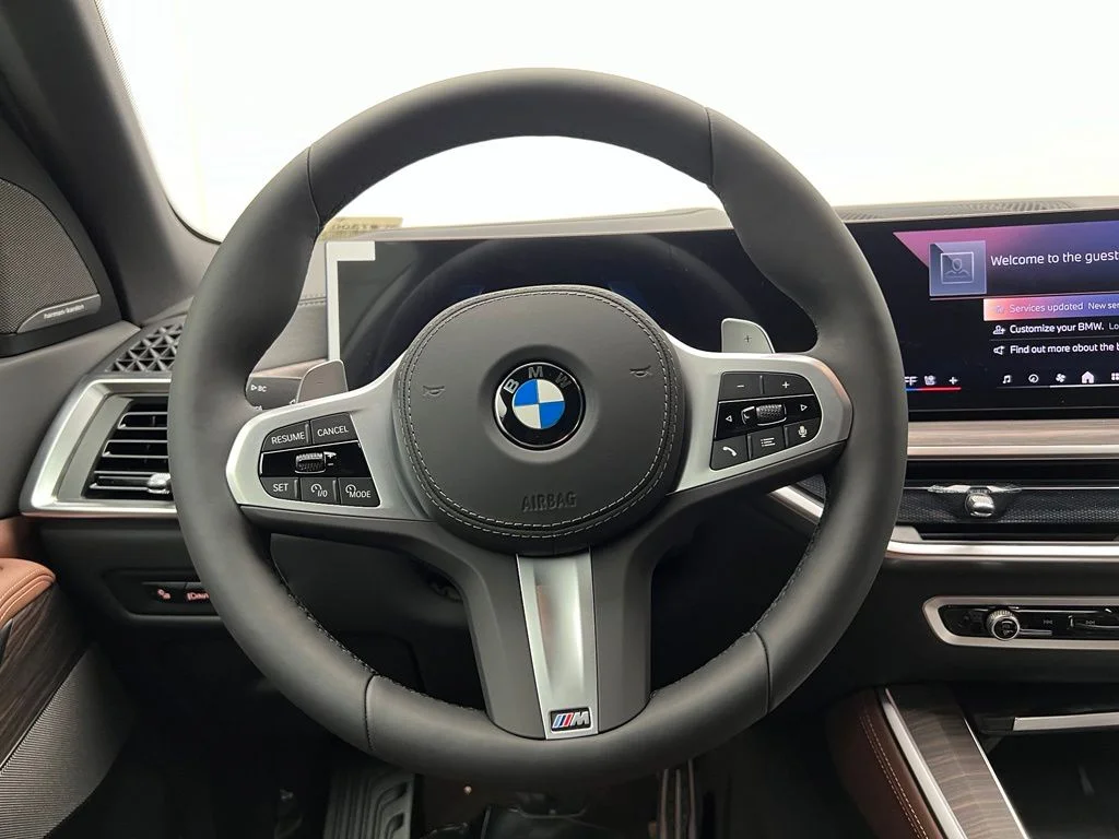 New 2026 Manhattan Green Metallic BMW sDrive40i image 17