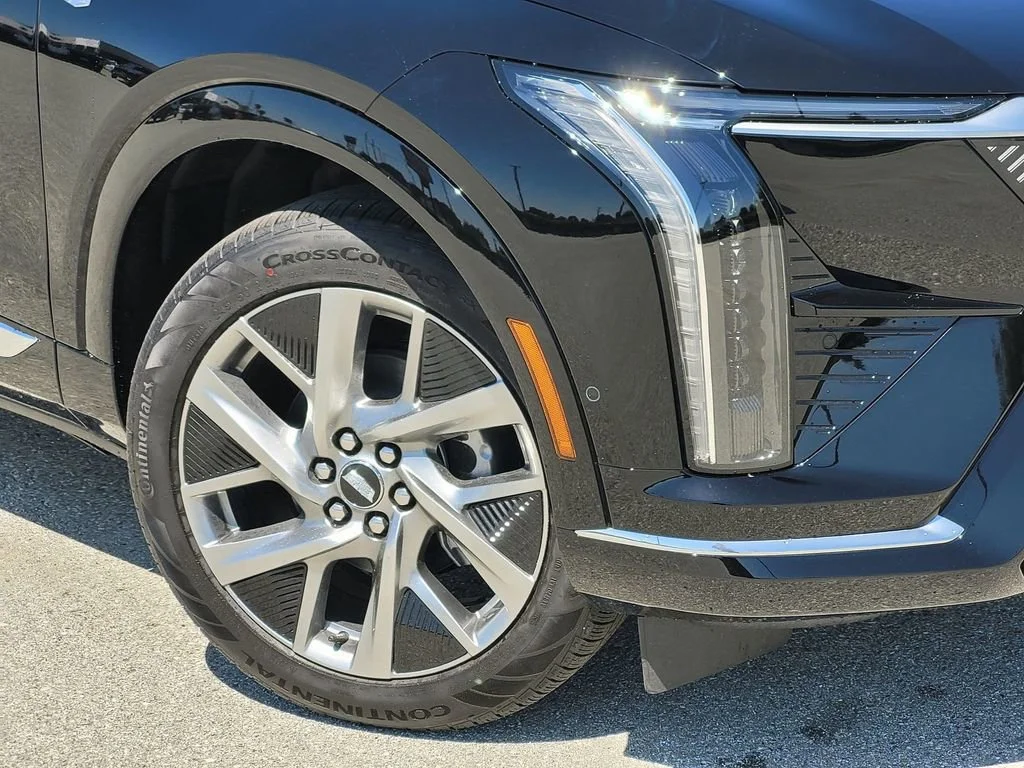 2026 Cadillac OPTIQ Luxury - Photo 6