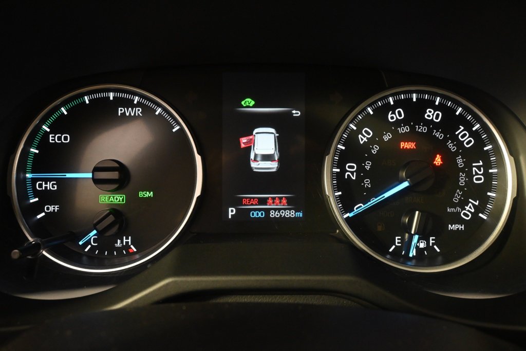 Used 2022 Pearl Toyota XLE Premium image 25