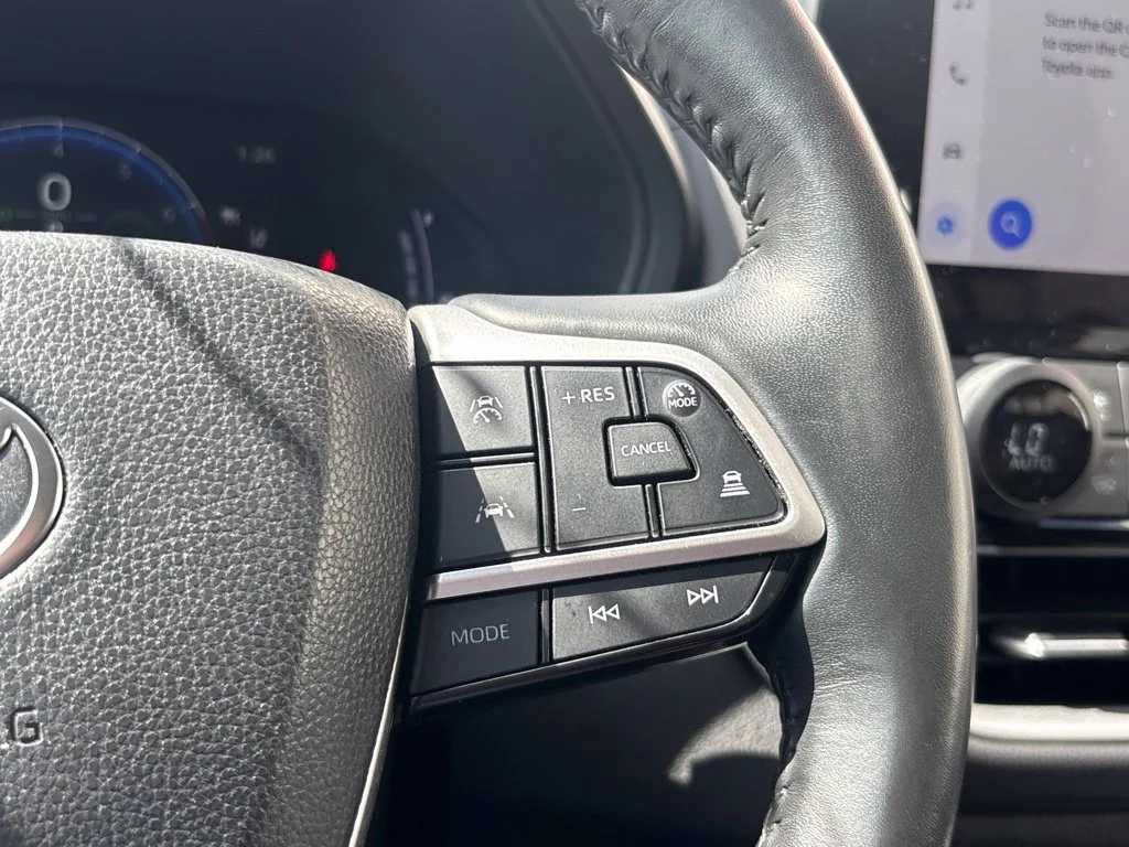 Used 2025 Black Toyota XLE image 24