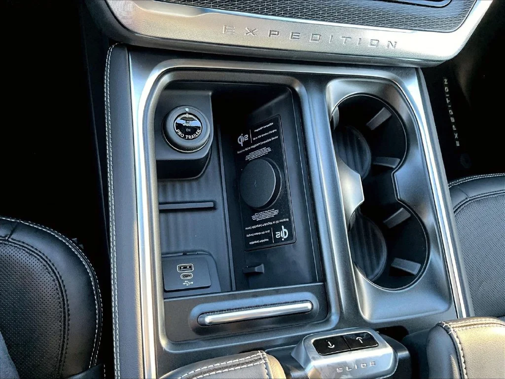 New 2027 Agate Black Metallic Ford Platinum image 23