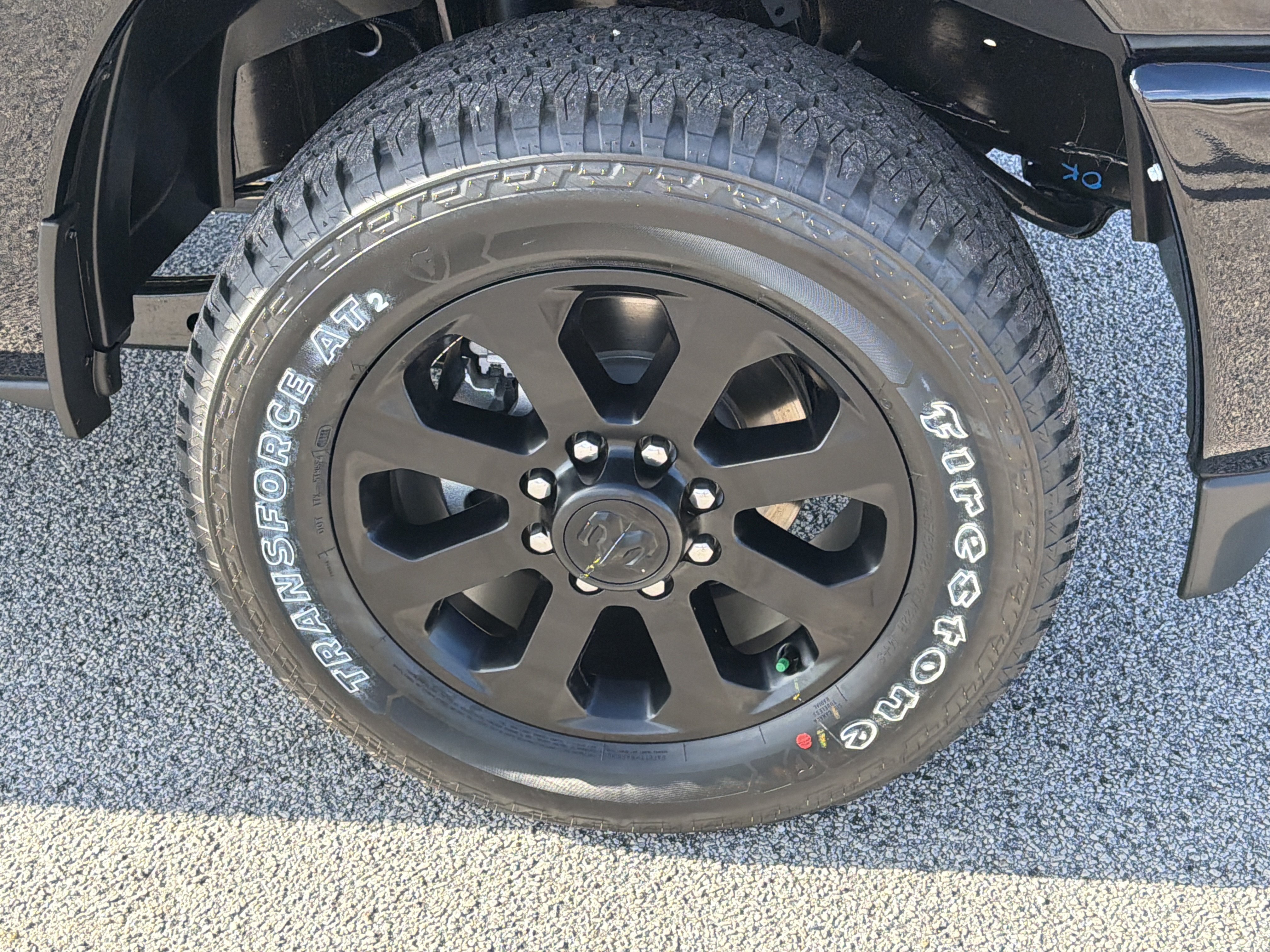 New 2026 Diamond Black Crystal Pearl-Coat Exterior Paint RAM Big Horn image 13