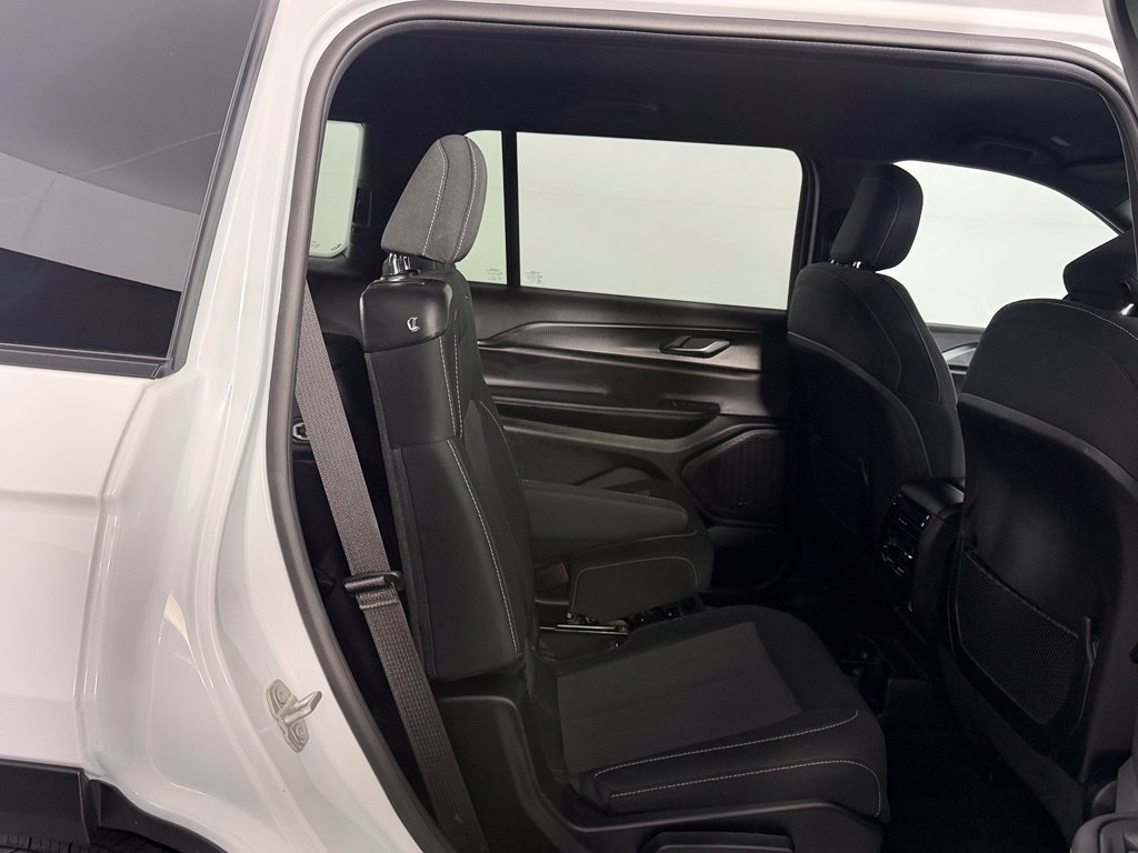 Used 2024 White Jeep Laredo image 19