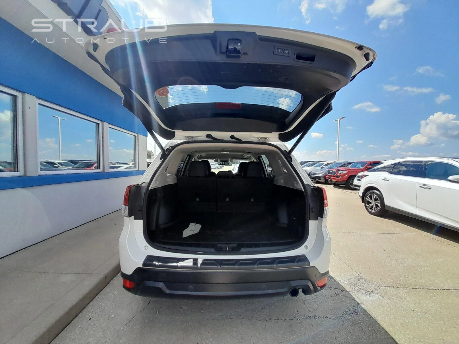 Used 2019 Crystal White Pearl Subaru Limited image 58