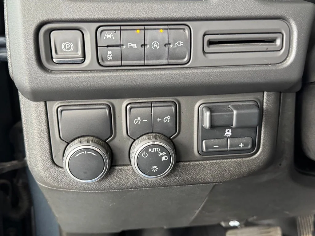 Used 2021 Gray Chevrolet LT image 37