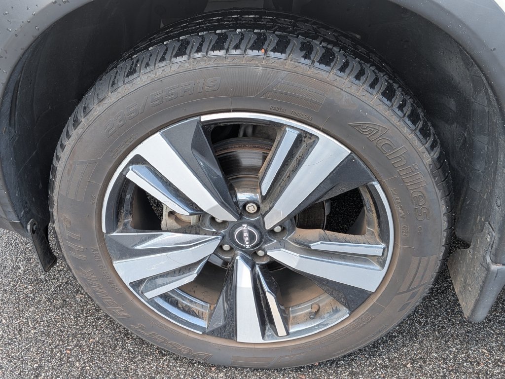Used 2022 White Nissan S image 5