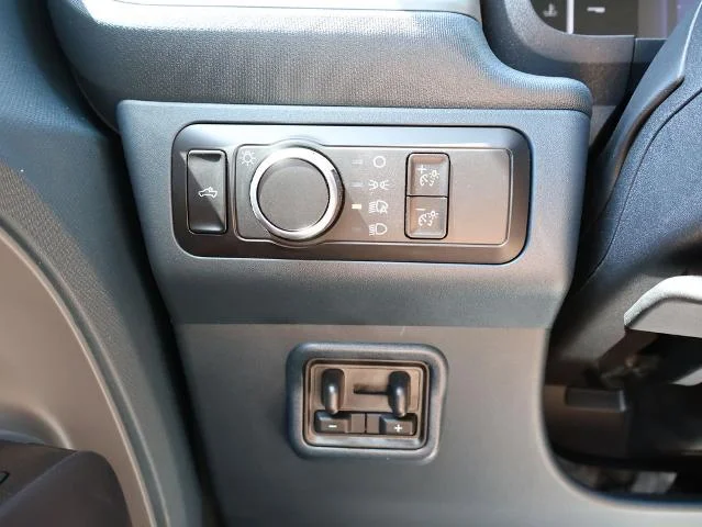 New 2026 Oxford White Ford XL image 30