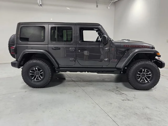 New 2026 Granite Crystal Metallic Clear-Coat Exterior Paint Jeep Rubicon image 12