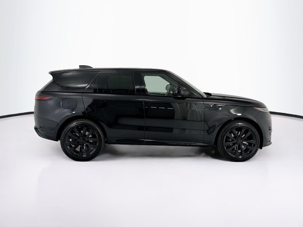 New 2026 Santorini Black Land Rover Dynamic SE image 4