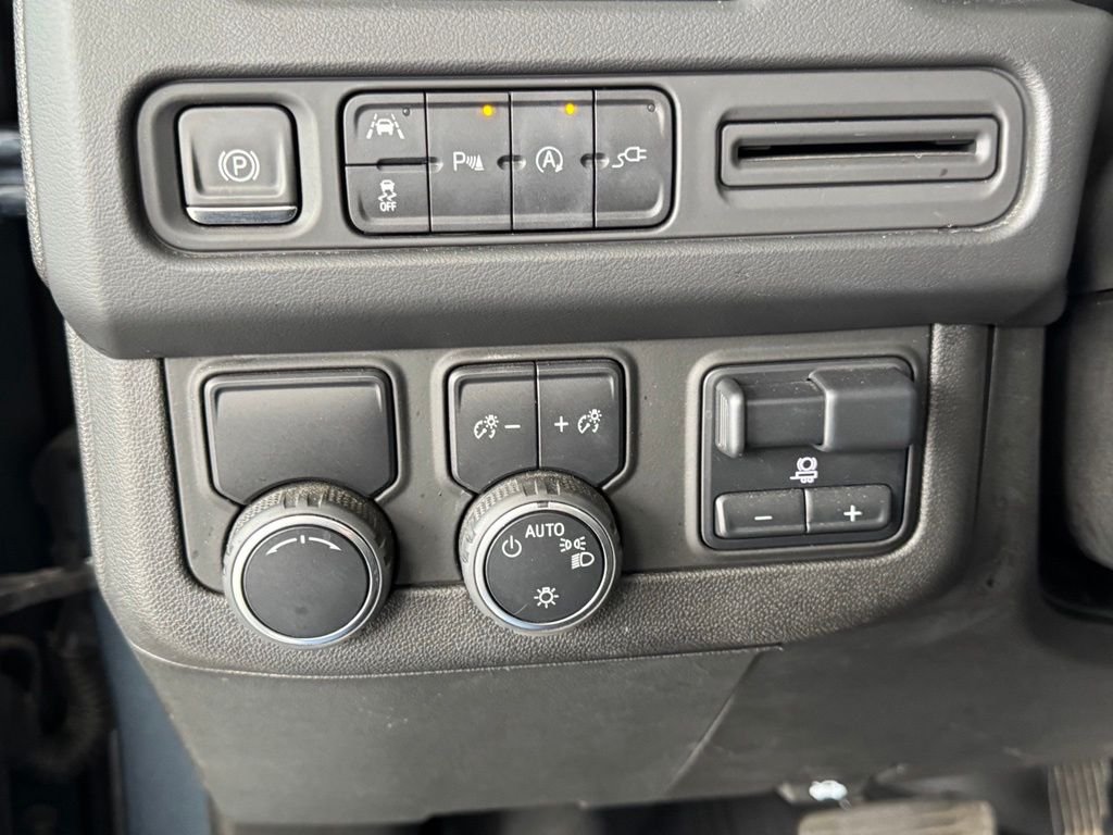 Used 2021 Gray Chevrolet LT image 37