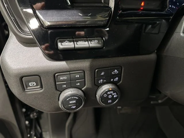 Used 2025 Black Chevrolet ZR2 image 17