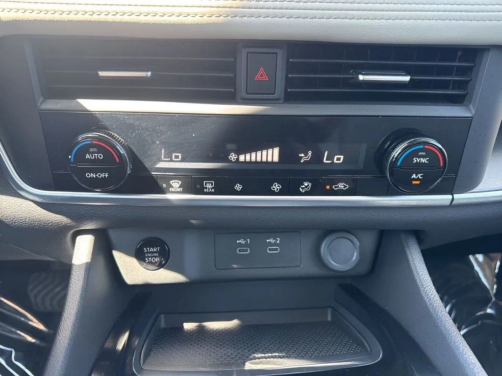 Used 2025 White Nissan SV image 19