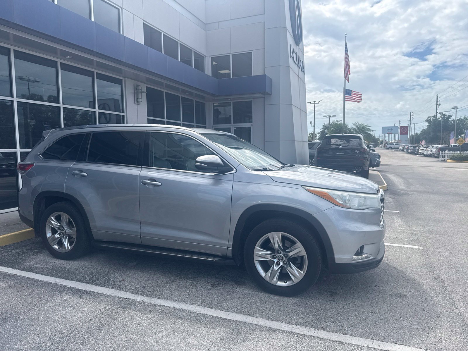 Used 2016 Silver Toyota Limited Platinum V6 image 5