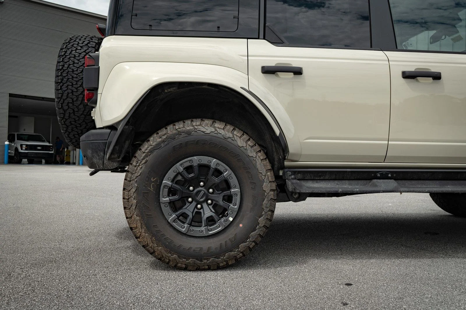 Used 2025 Desert Sand Ford Raptor image 24